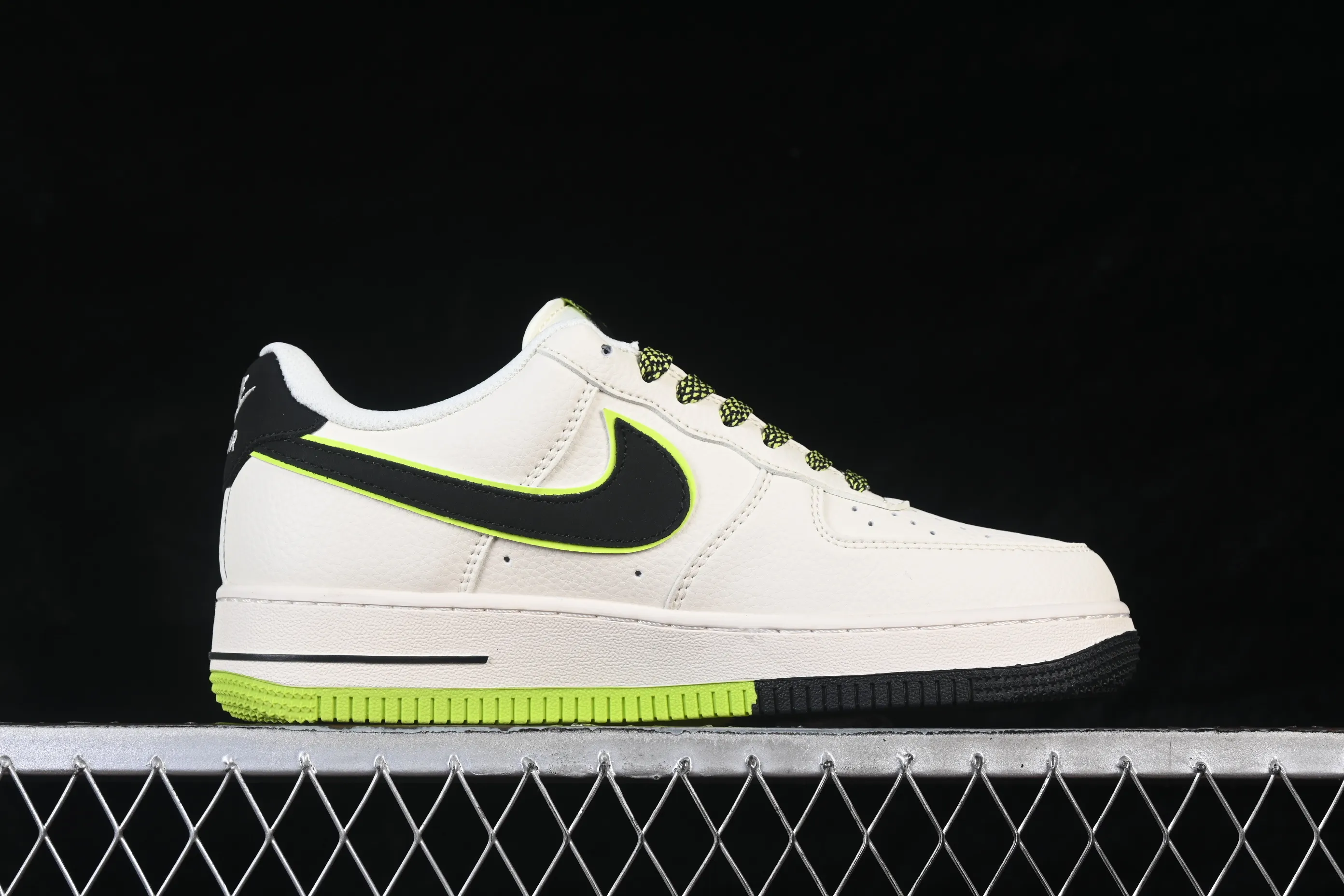 All Categories Nk Air Force 1 Air Force Series Nk Air Force 1 Low Air Force Low Nike Air Force 1'07 Low Co-branded Beige, Black and Green Air Force 1 Low-top Casual Sneakers QW5836-023